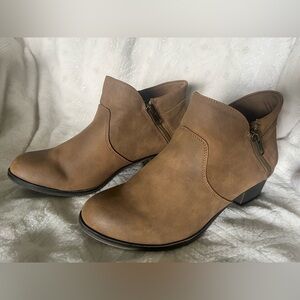 American Rag ankle boots size 8W EUC